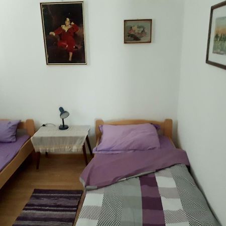 Apartman Fox Pirovac Exteriér fotografie