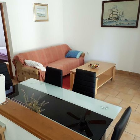 Apartman Fox Pirovac Exteriér fotografie